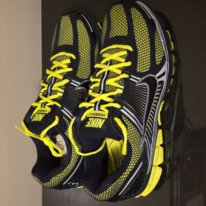 NEW Nike Vomero 5 Black and Neon Yellow Running Shoes